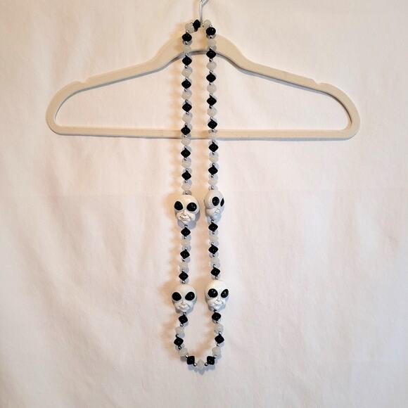 Alien Glow Rave Necklace Vintage 19" long White Black Silver Area 51 - Picture 3 of 9